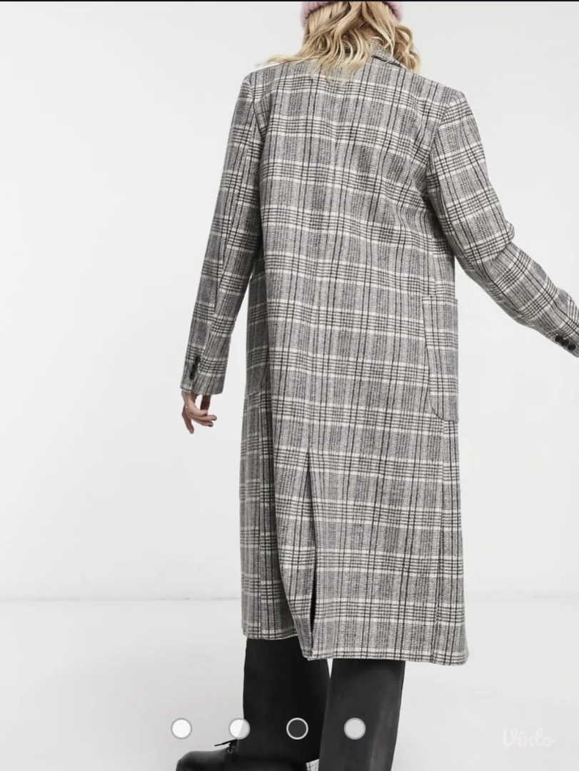 Stradivarius karirani kaput