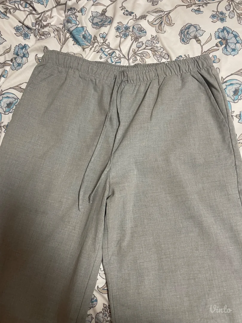 Stradivarius elegantne pantalone