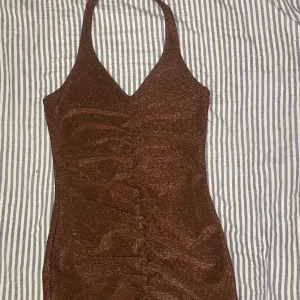 Novogodisnja bronzana haljina S