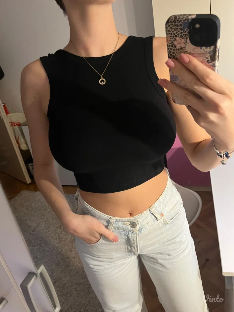 Stradivarius top gola ledja