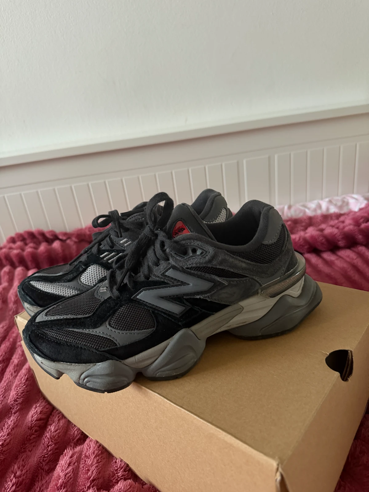 New Balance 9060