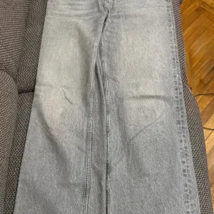 Zara- zenske farmerke