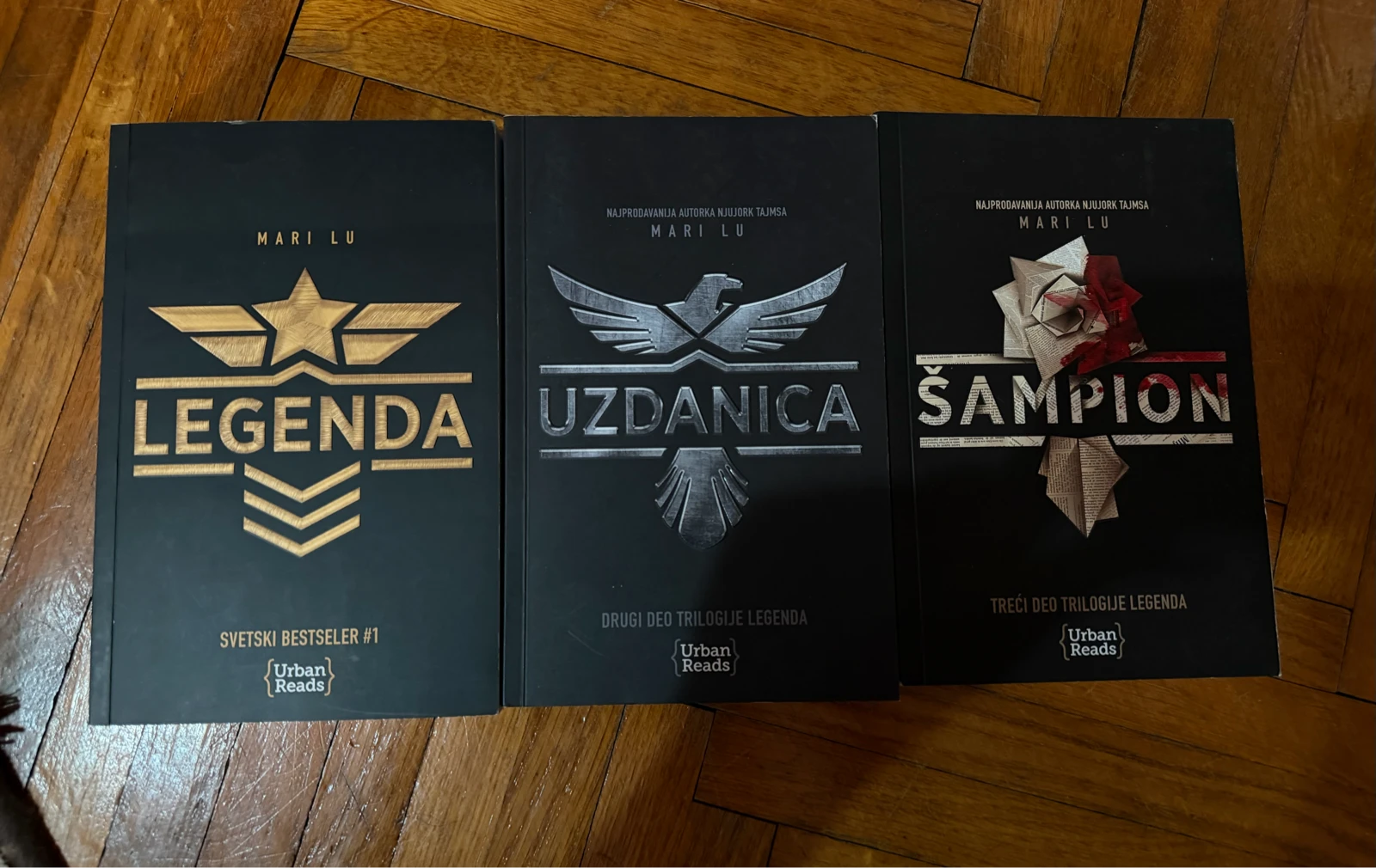 Komplet trilogije - Legenda, Uzdanica i Šampion