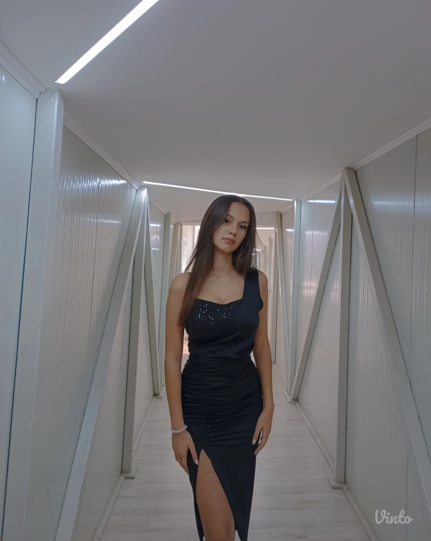 Crna elegantna haljina