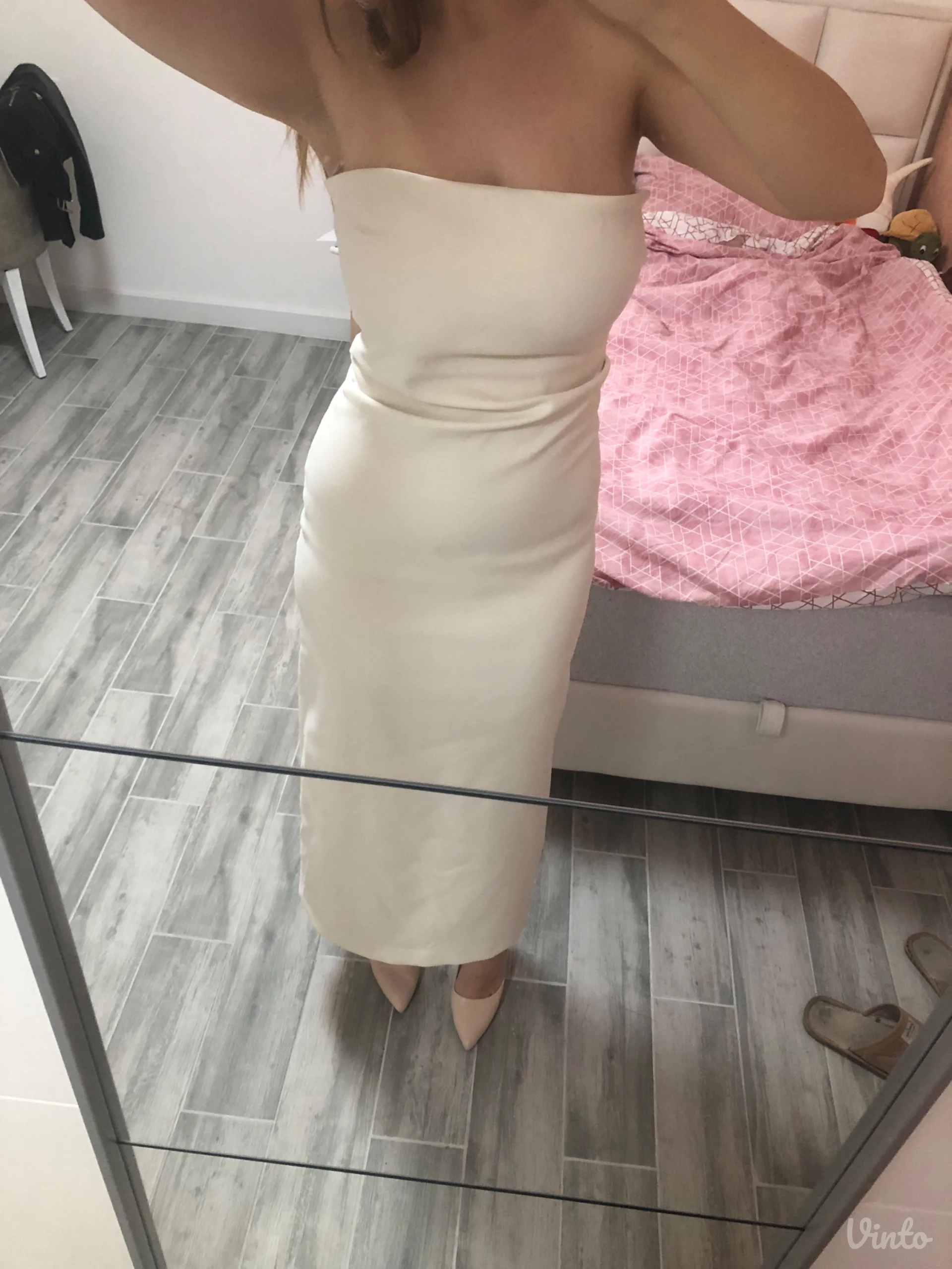Zara bela duga haljina