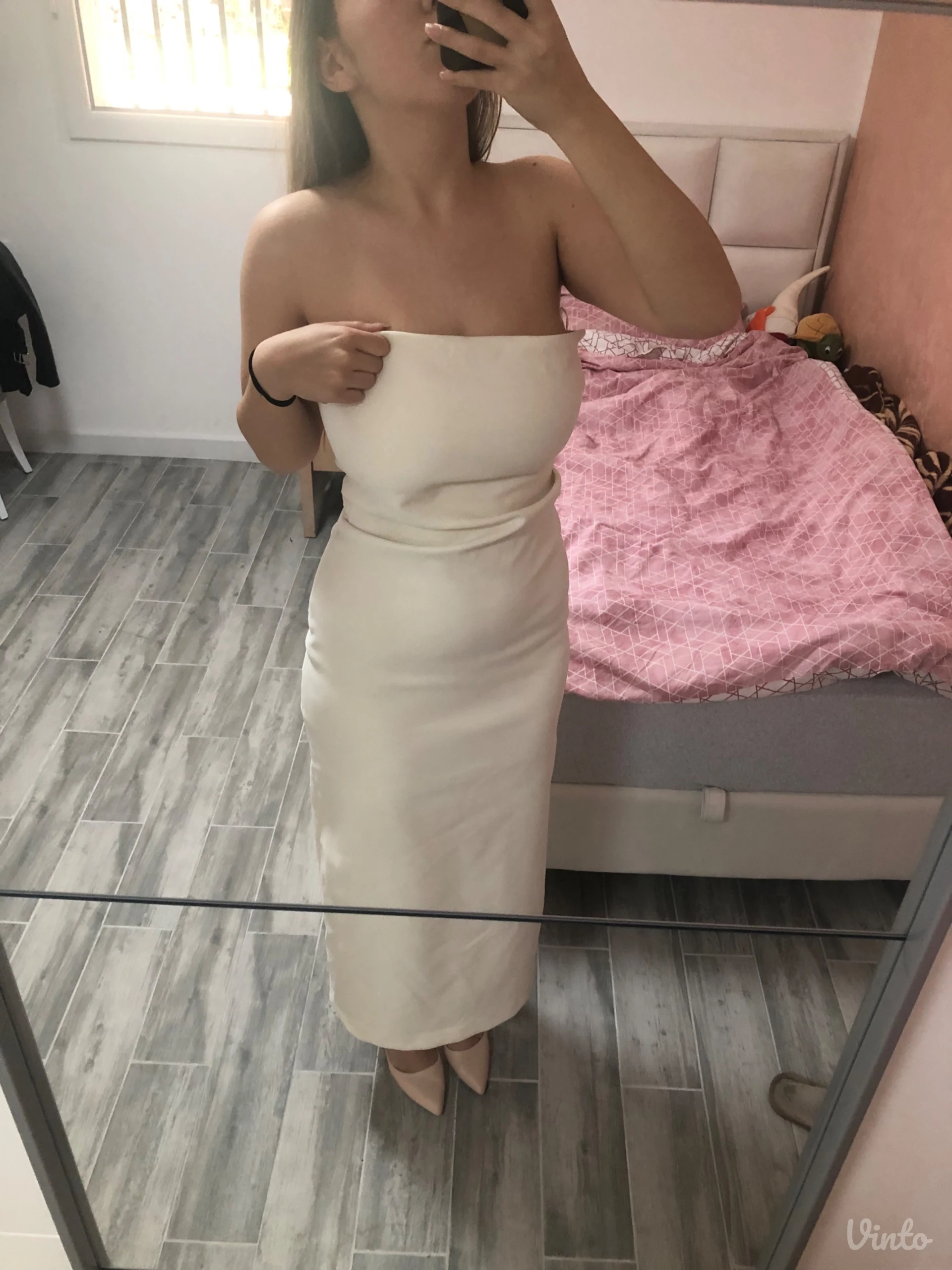 Zara bela duga haljina