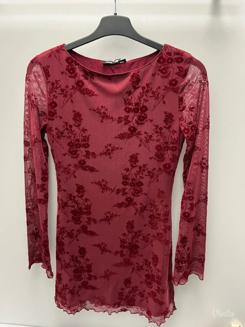 Bordo crvena haljina