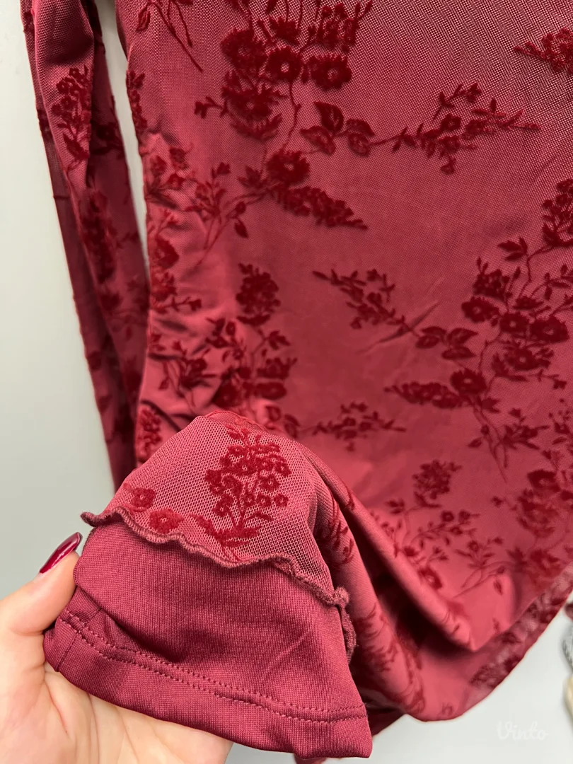 Bordo crvena haljina