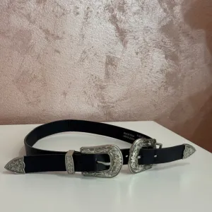 Bershka kaiš - NOVO