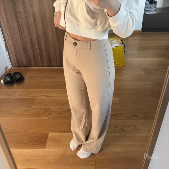 Bershka bež pantalone