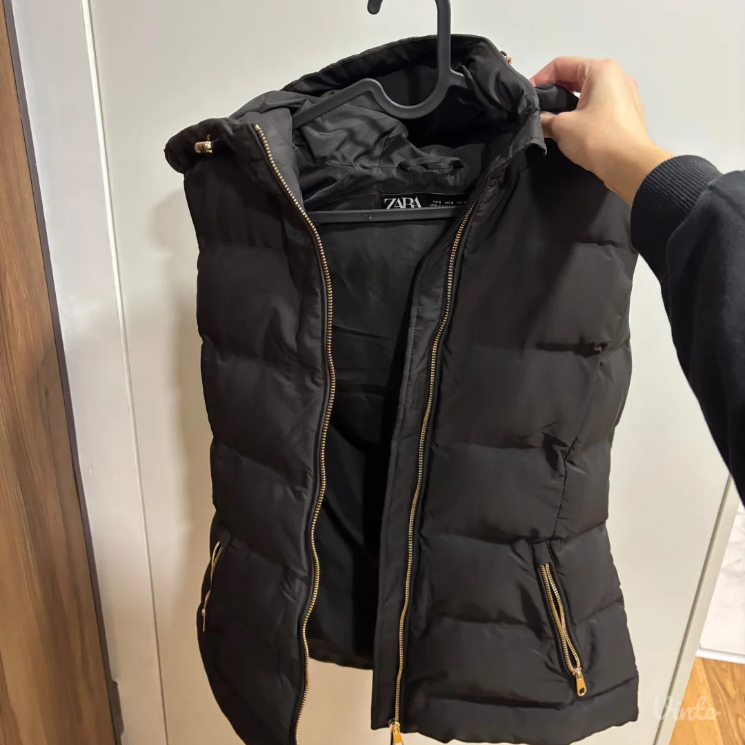 ZARA strukirani prsluk sa kapuljacom