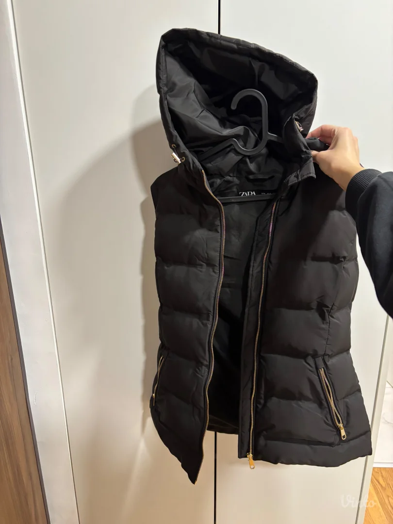 ZARA strukirani prsluk sa kapuljacom