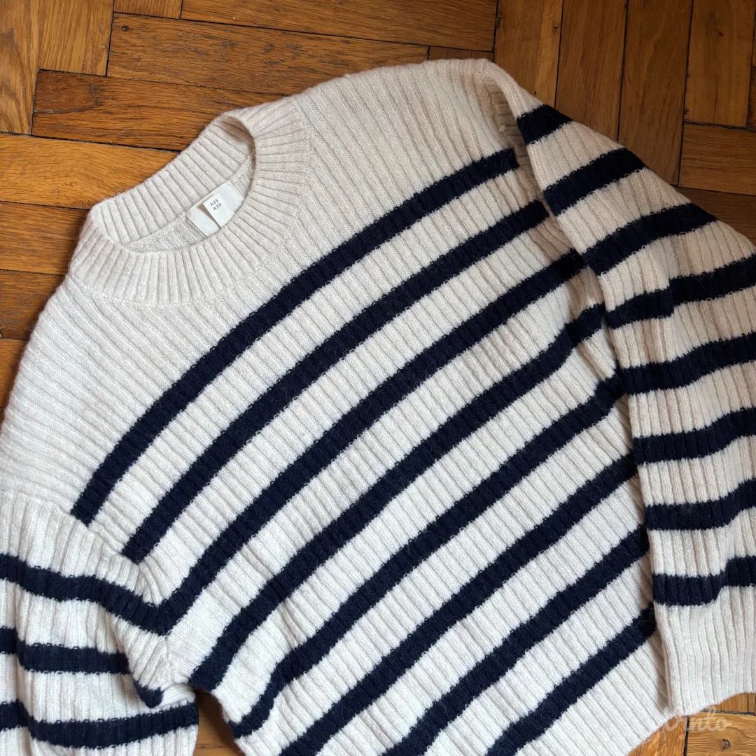 H&M prugasti džemper