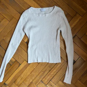 Stradivarius rebrasta majica