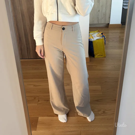 Bershka bež pantalone