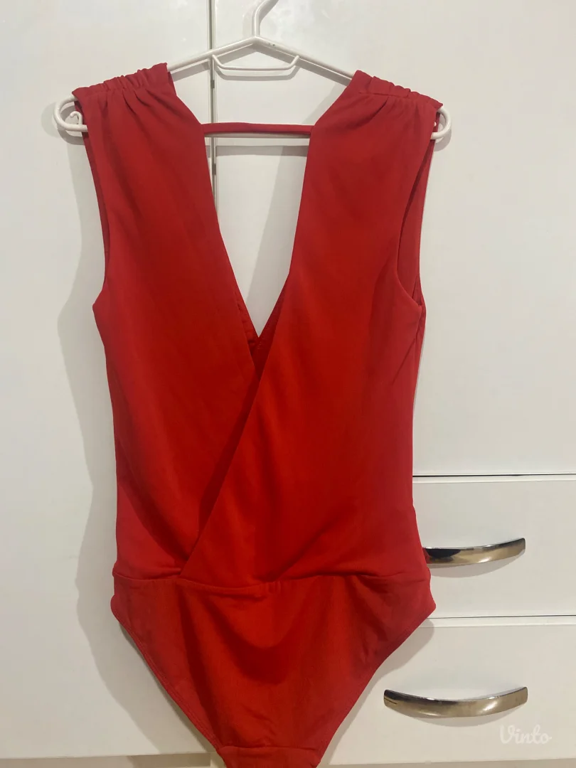 H&M crveni bodi na preklop