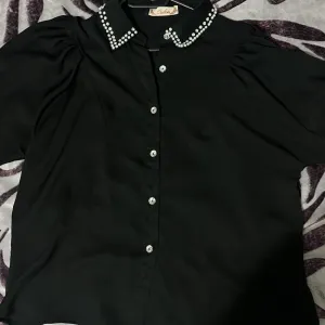 Crna košulja