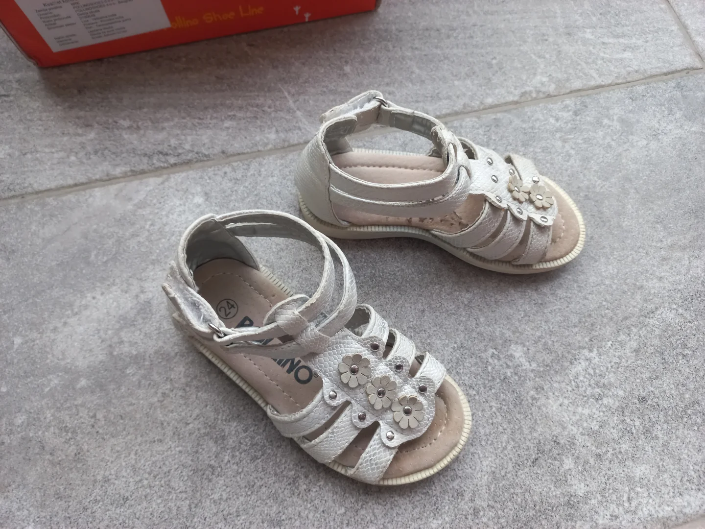 Pollino decije sandale srebrne,dva para, vel. 24 i 25