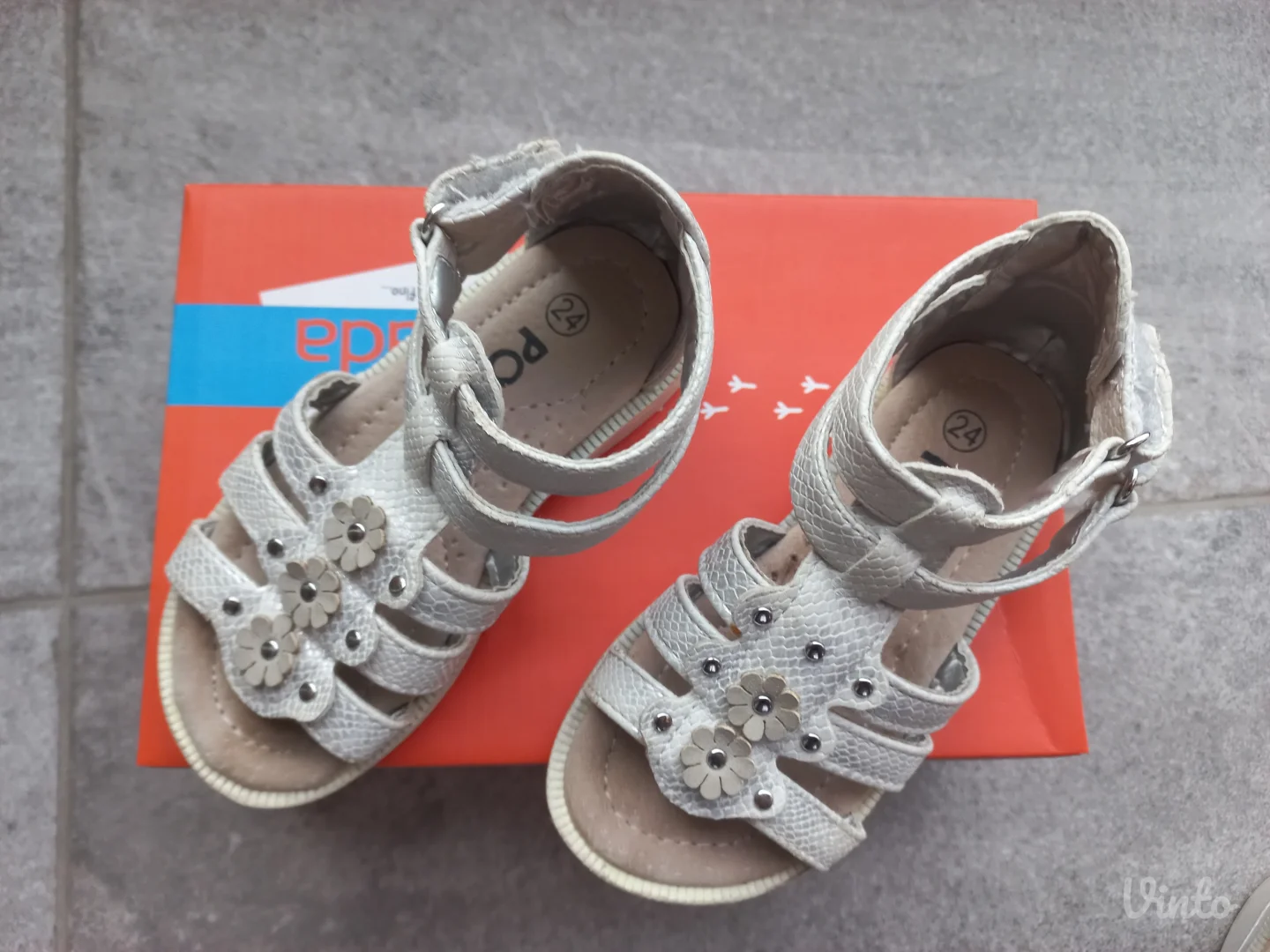 Pollino decije sandale srebrne,dva para, vel. 24 i 25