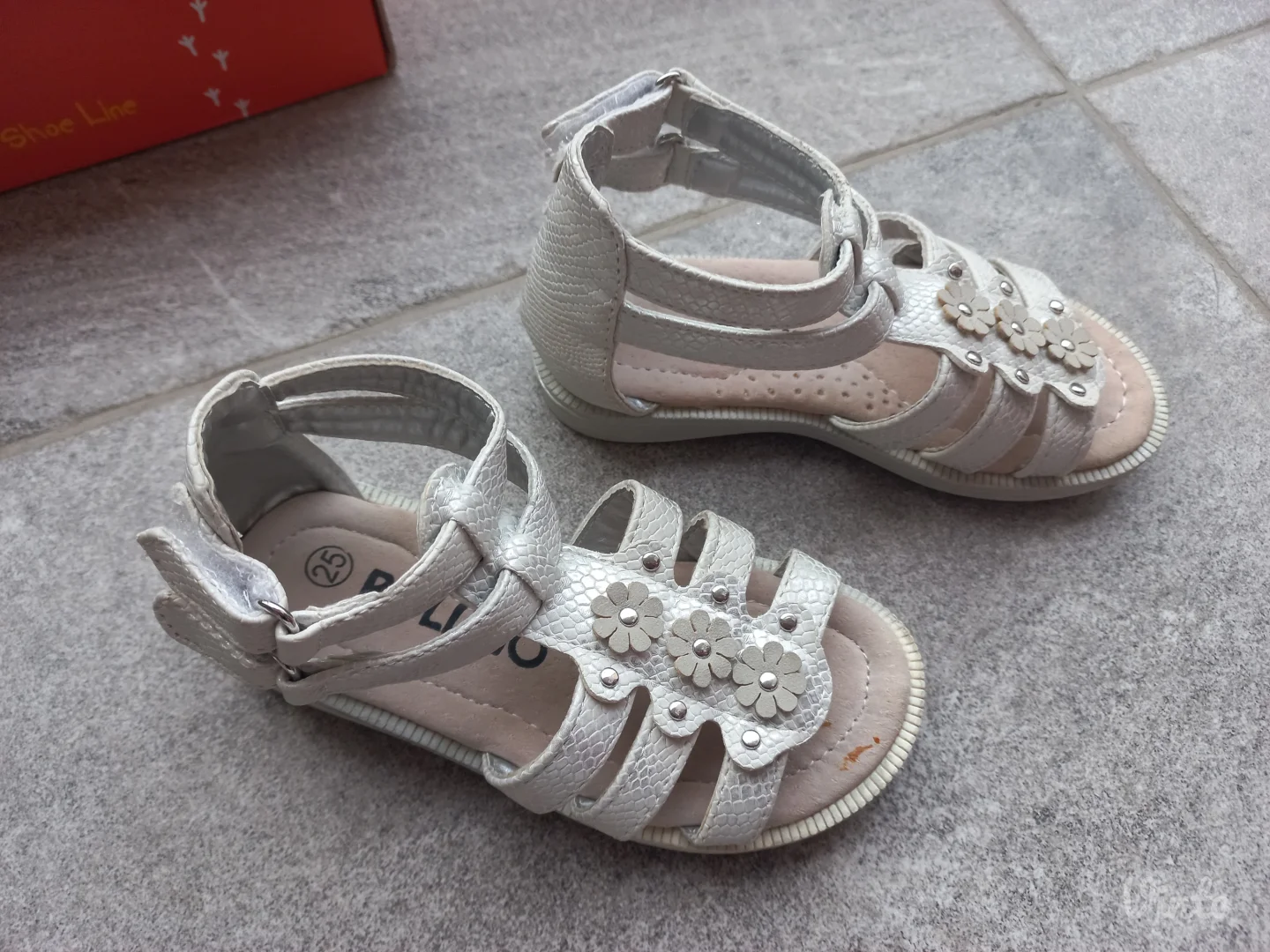 Pollino decije sandale srebrne,dva para, vel. 24 i 25