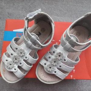 Pollino decije sandale srebrne,dva para, vel. 24 i 25