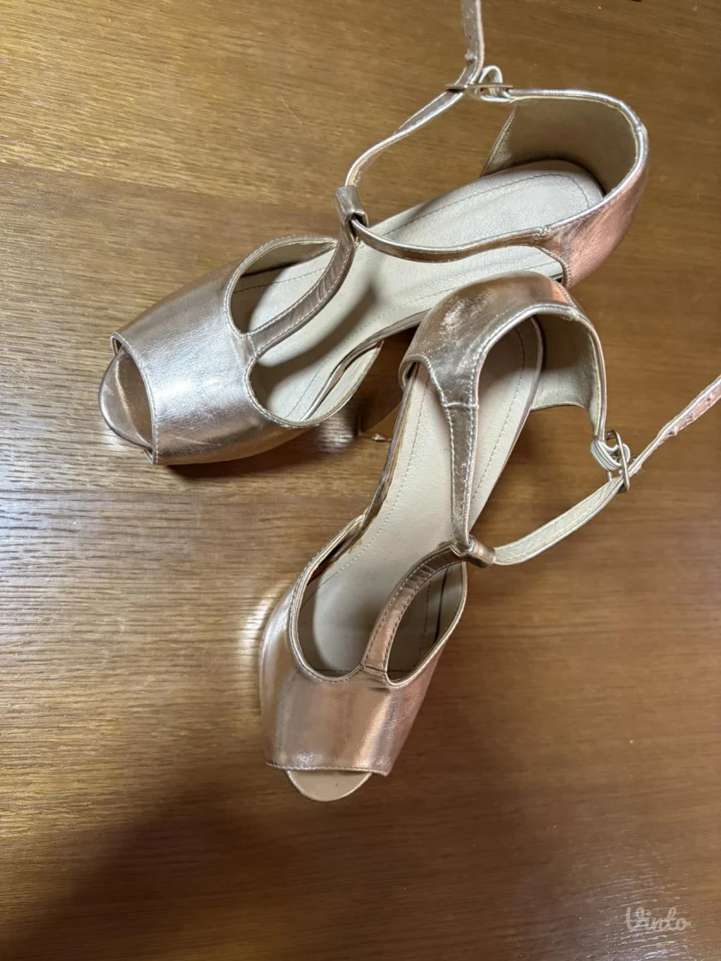 Sandale sa platformom