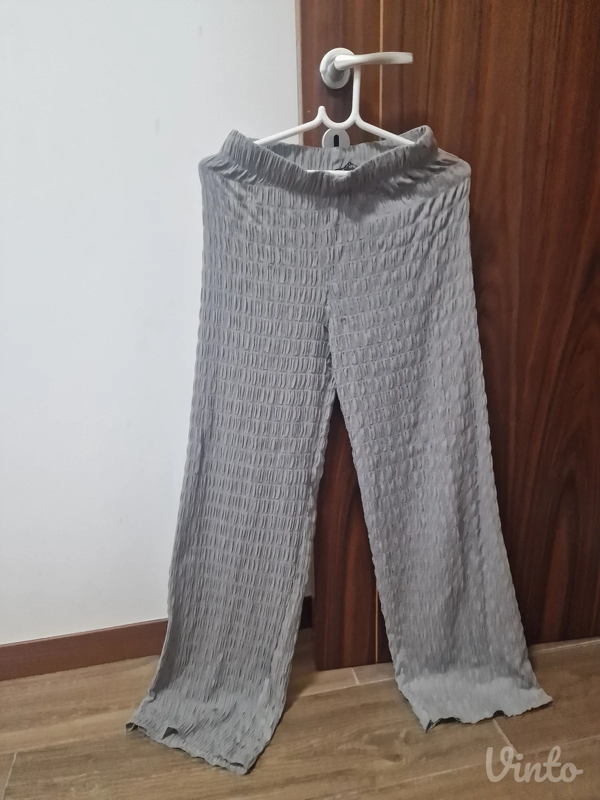 Zara komplet od reljefnog materijala