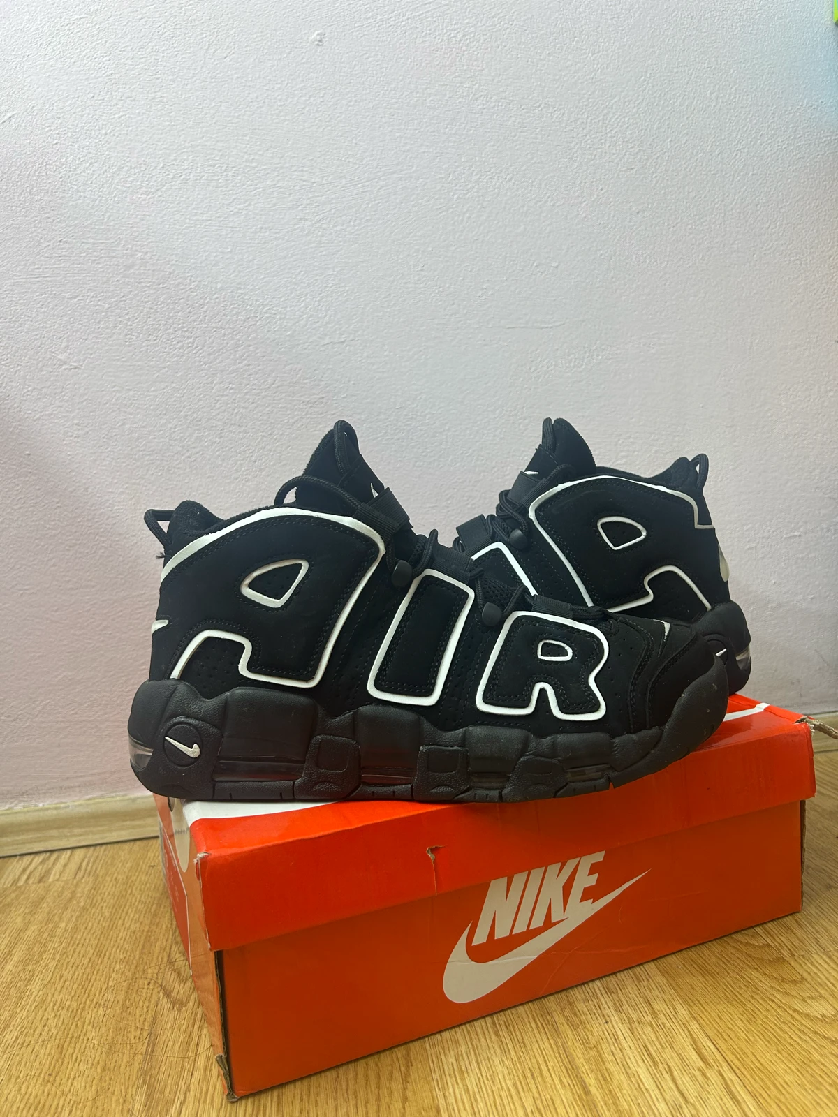 Nike Air More Uptempo patike crno bele