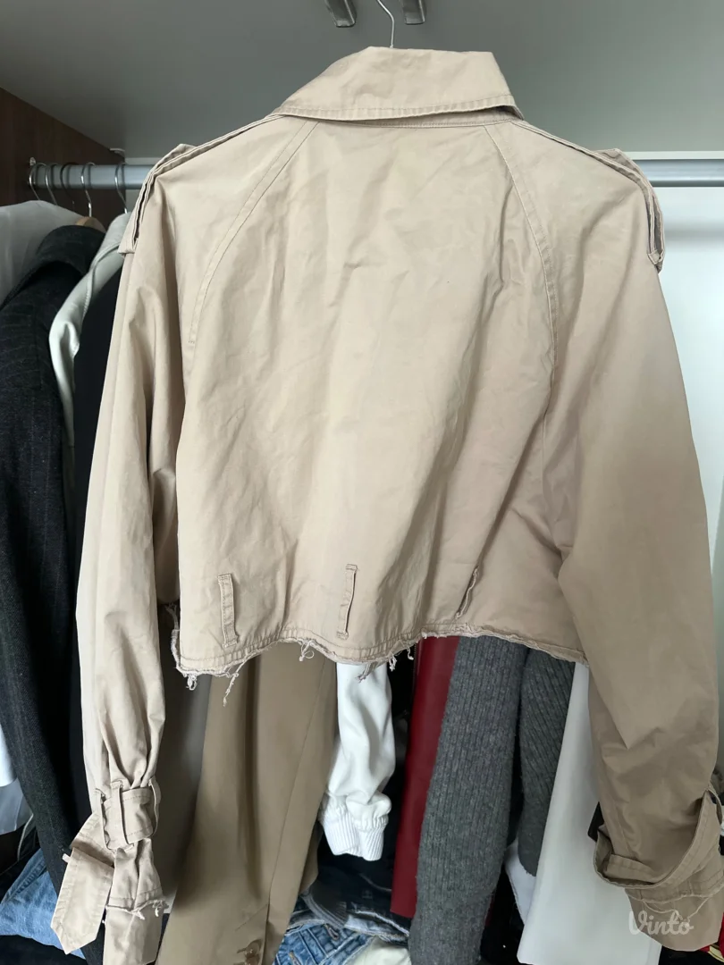 Zara jakne i duksevi