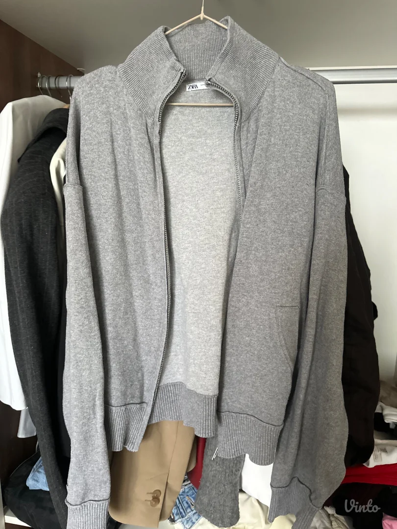 Zara jakne i duksevi