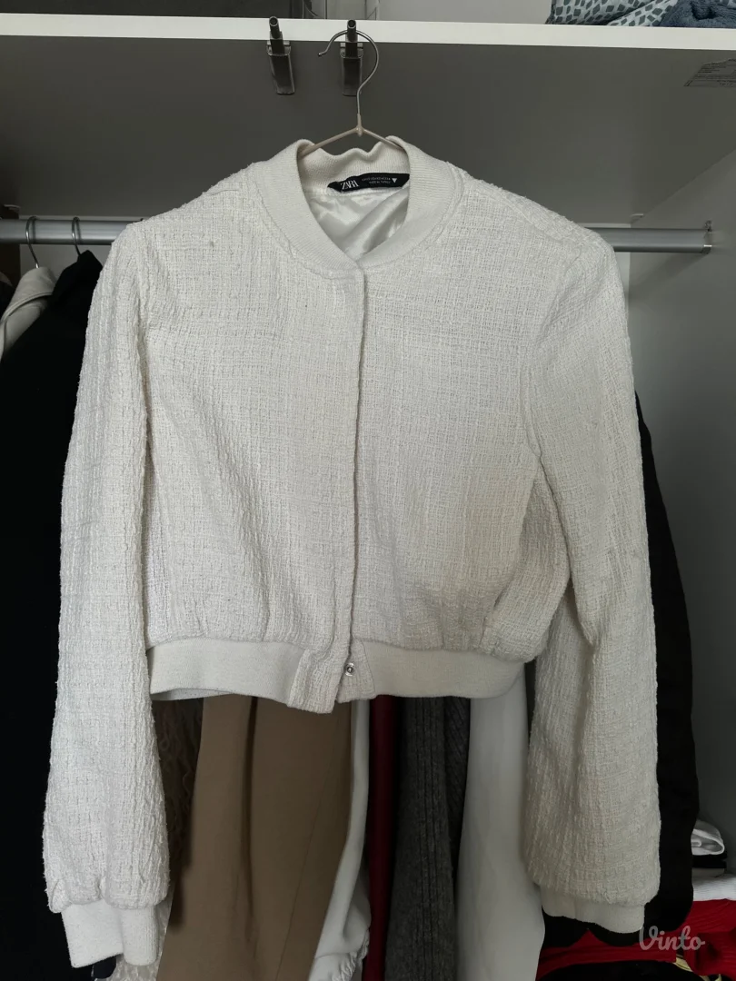 Zara jakne i duksevi