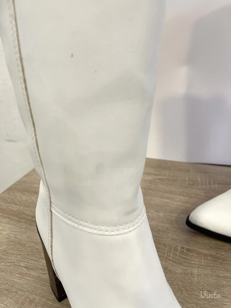 72 - Nove ženske čizme