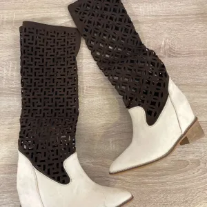 64 - Nove ženske četnje čizme