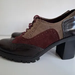 Oxford cipele na stiklu