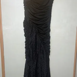 Crna dugacka top cipka haljina