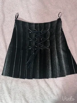Elegantna crna suknja