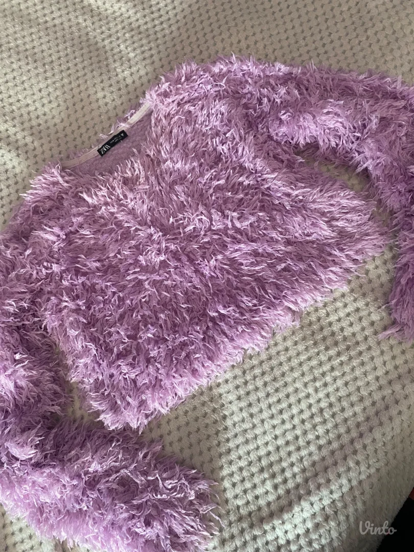 Zara perjana bluza/džemper