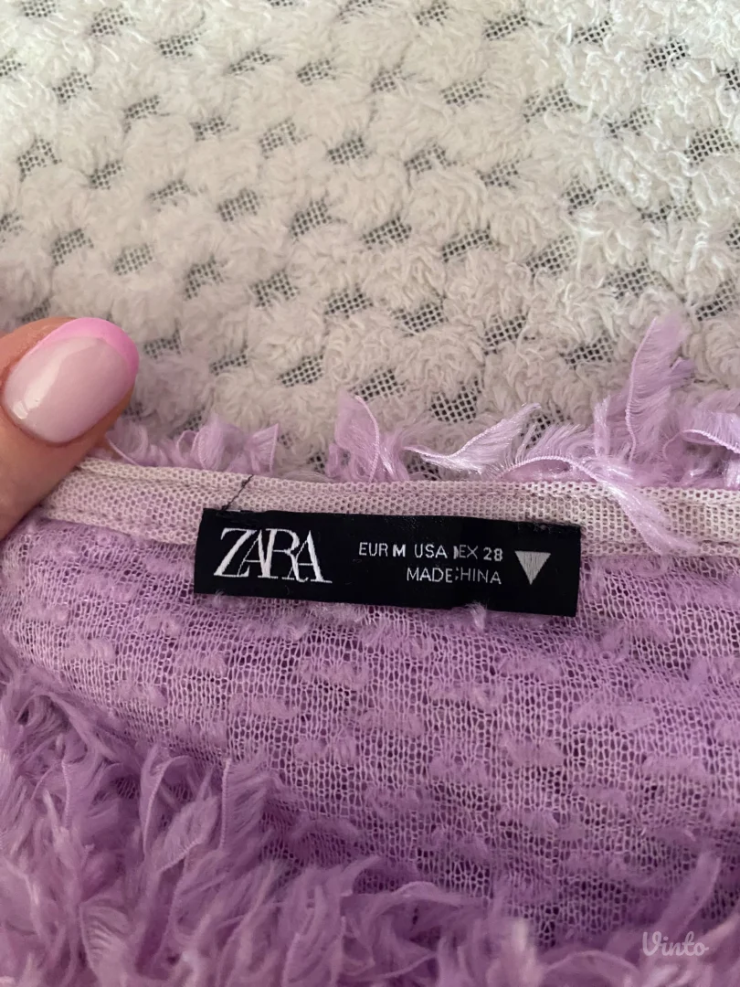 Zara perjana bluza/džemper