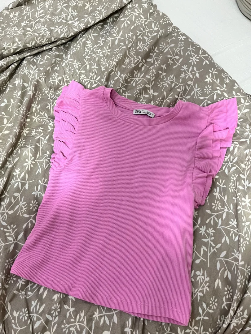 Zara roze majica sa karnerima