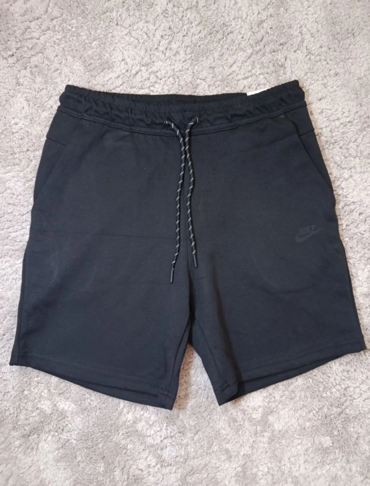 Nike Tech Fleece šorc crni original L novo