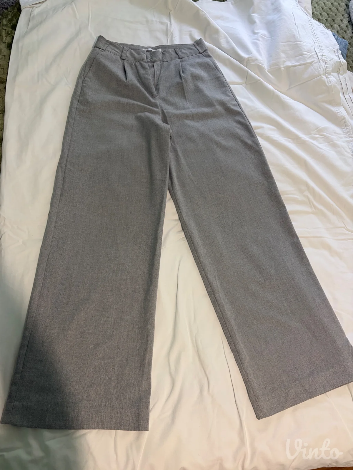 Sive elegantne pantalone