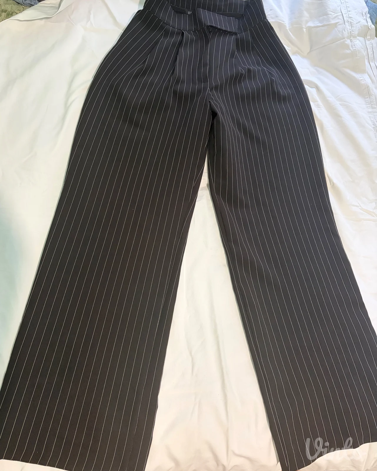 Crne pantalone