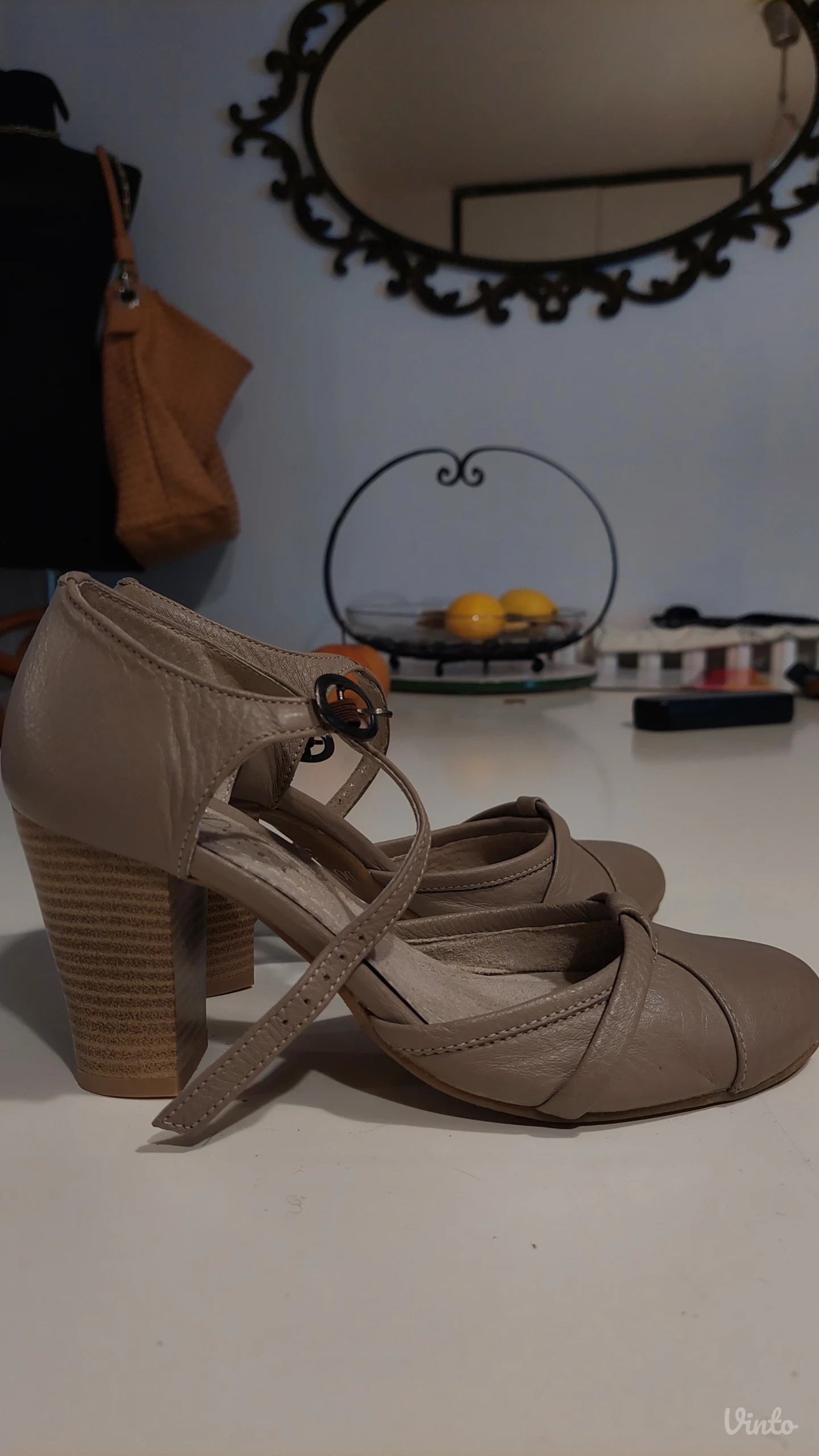 sandale kozne 36 vtg novo sandalete