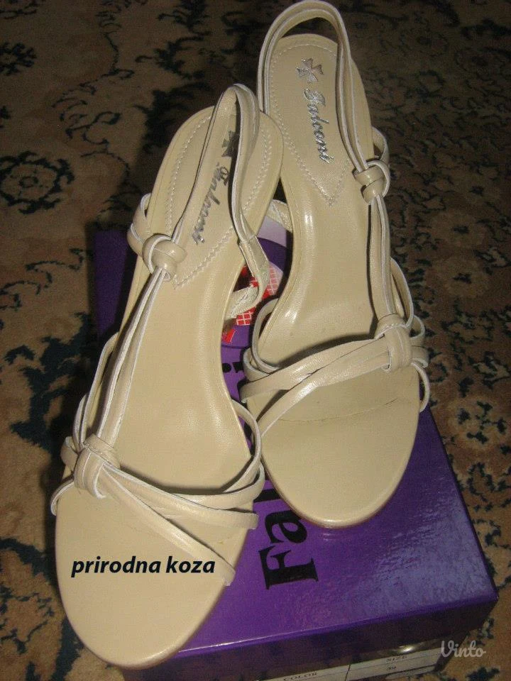 sandale 39 nove stikla pluta