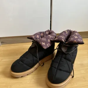 Louis Vuitton cizme za sneg