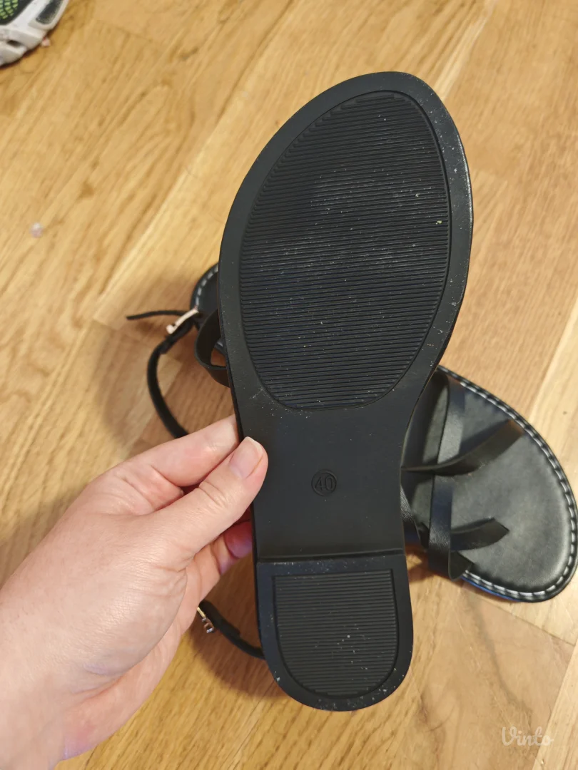 Crne ravne sandale 40