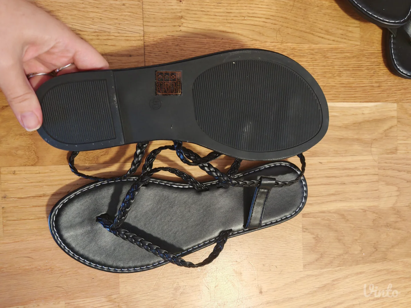 Crne ravne sandale 40