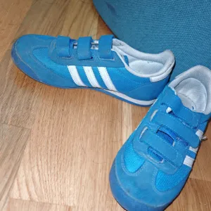 Adidas patike 33