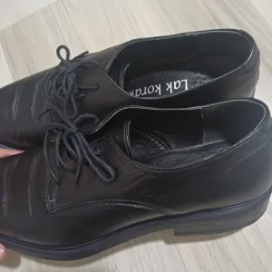 ženske kožne cipele 40