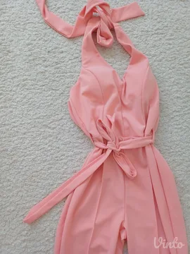 roze nov kombinezon